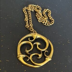 Antiqued gold tone Alva Museum replica Celtic Triskele pendant necklace 1970’s